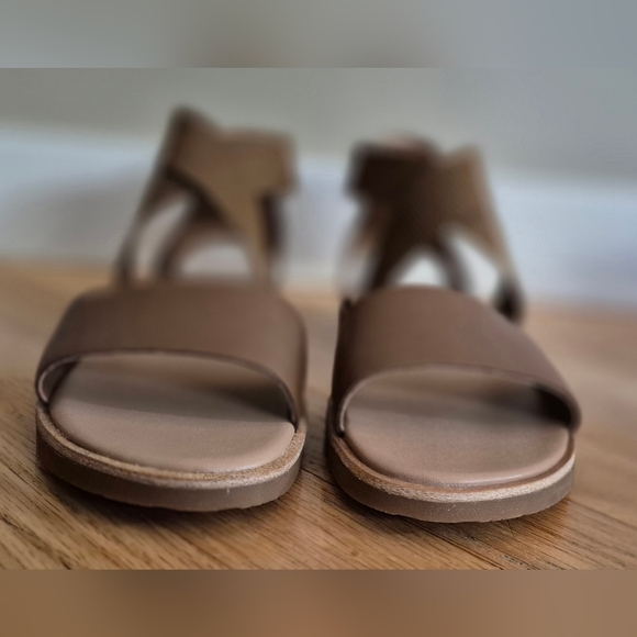 NEW Sorel Women's 10 Ella III Velvet Tan Gum 2 Sandals NIB - Picture 6 of 11